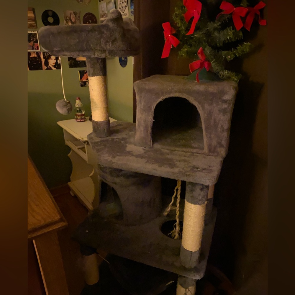 Cat tree